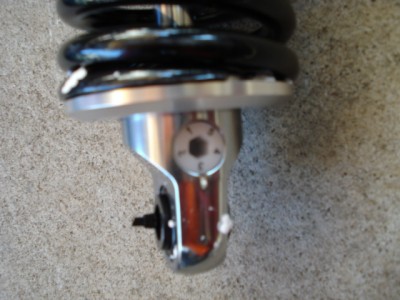 DSC00610.JPG (139.27 KiB) 閲覧された回数 2665 回 上にはダンパーの伸び調整用のダイヤルが