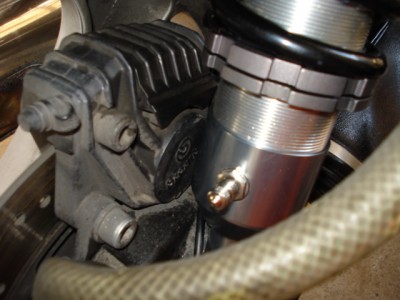 DSC00613.JPG (141.63 KiB) 閲覧された回数 10045 回 キャリパーに干渉はしないです。ニップル位置は必然的にこの方向になるか・・