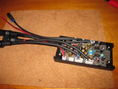 　ユニバーサル基板で作成する限界です。コンデンサーは音響用を採用してみました。こんなところに金を掛けてどうするんだ！？ :lol: