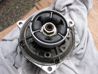 IMG_2829.JPG (140.2 KiB) 閲覧された回数 10472 回 ダンパーのゴムの上下反対にセットしていますが、写真撮影後に入れ替えています。