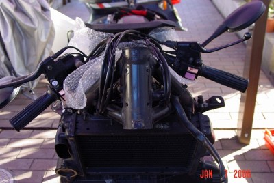 DSC03721.jpg (188.76 KiB) 閲覧された回数 9497 回 K75Sフロント周りメンテ中