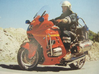 公用車ってＫが少ないですよね。なんでだろう?？ところで丸の内署にあるＫ100-ＲＴの白バイは健在なのか？