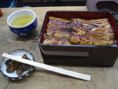 これは上。並は鰻が1枚です。