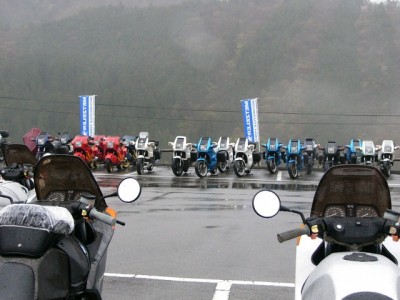 P1040654.jpg (93.58 KiB) 閲覧された回数 12101 回 ちょっとチョット、あんた何処から?・・・あれ格好いいよね♪。